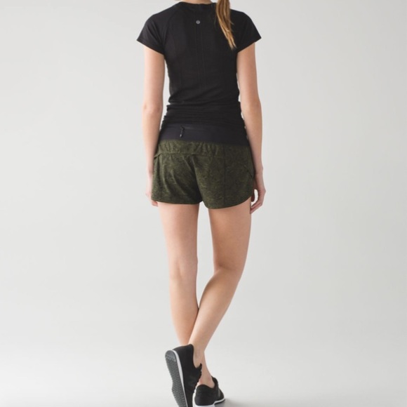 Lululemon Speed Short Size 4 - Picture 2 of 9